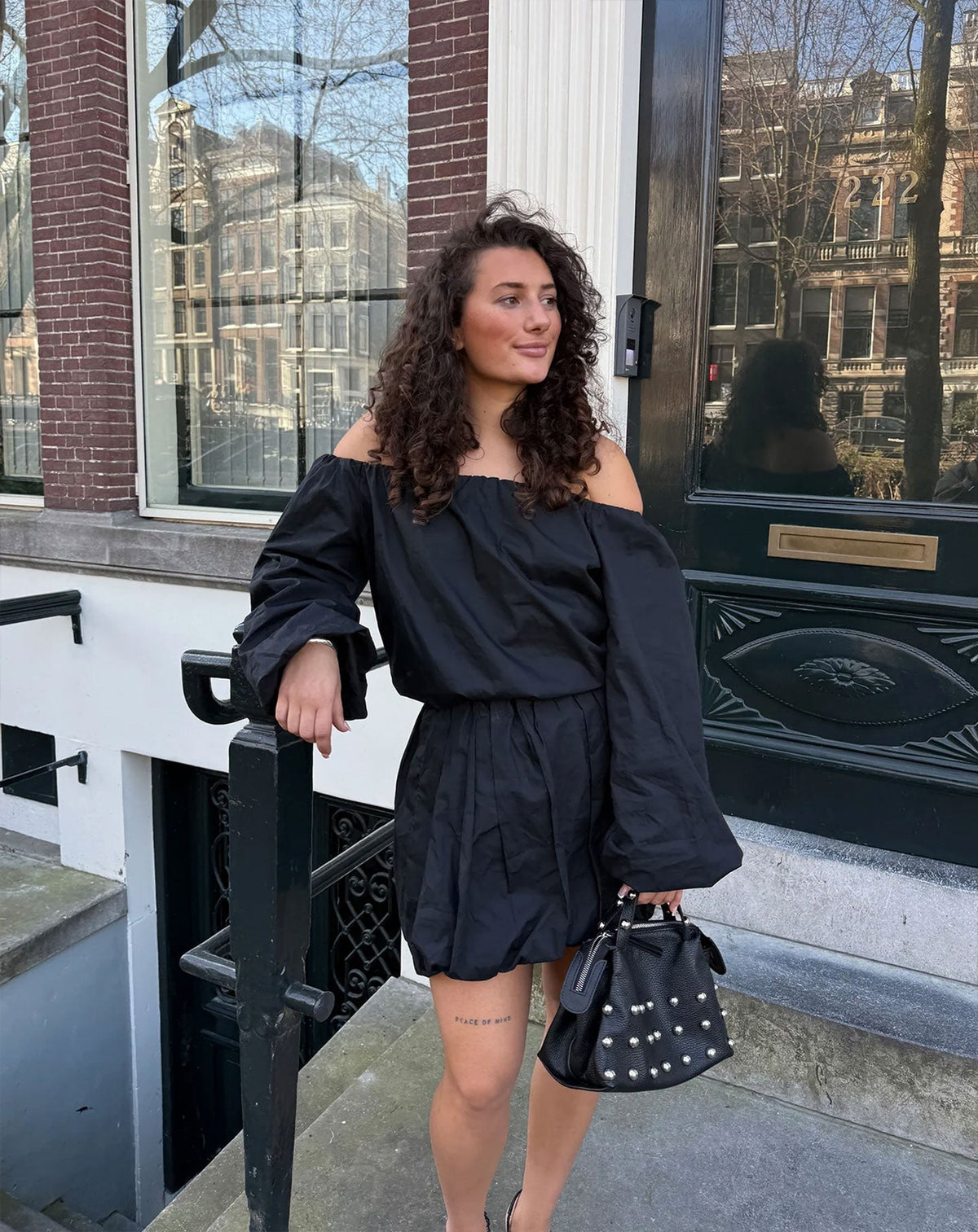 BUBBLE HEM SKIRT ZWART