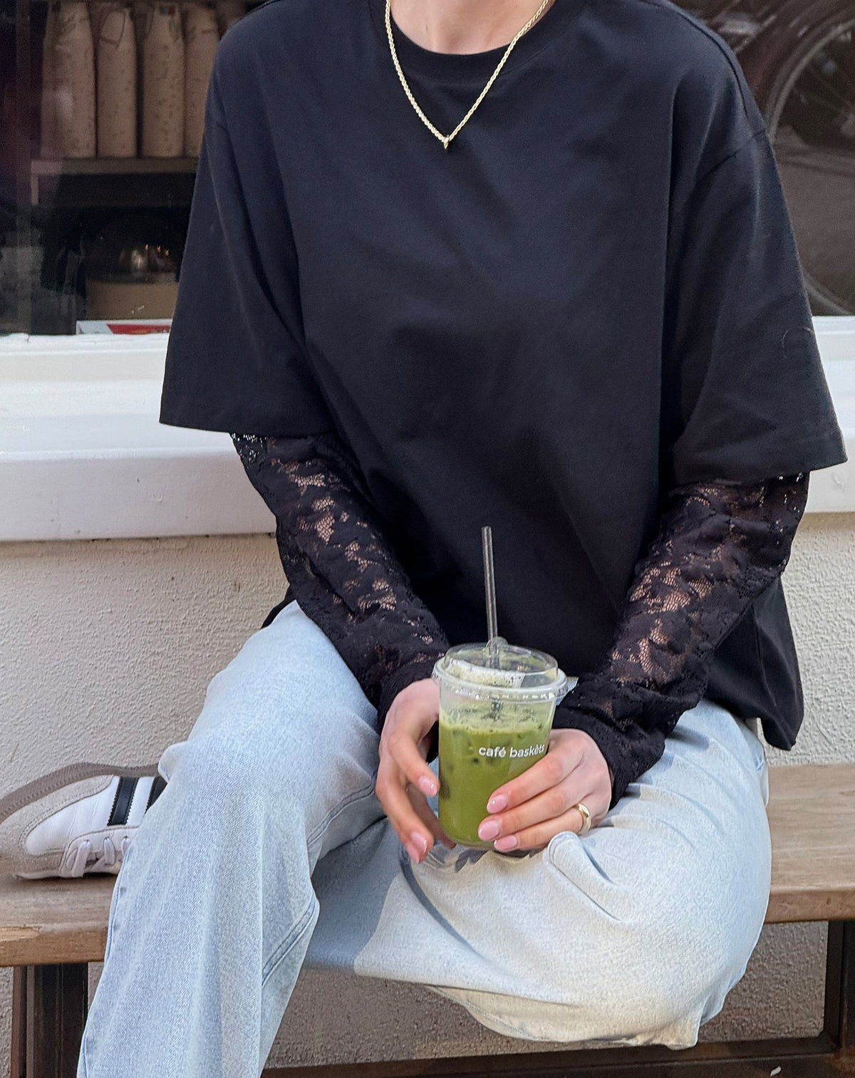 LACE LONG SLEEVE OVERSIZED TEE ZWART