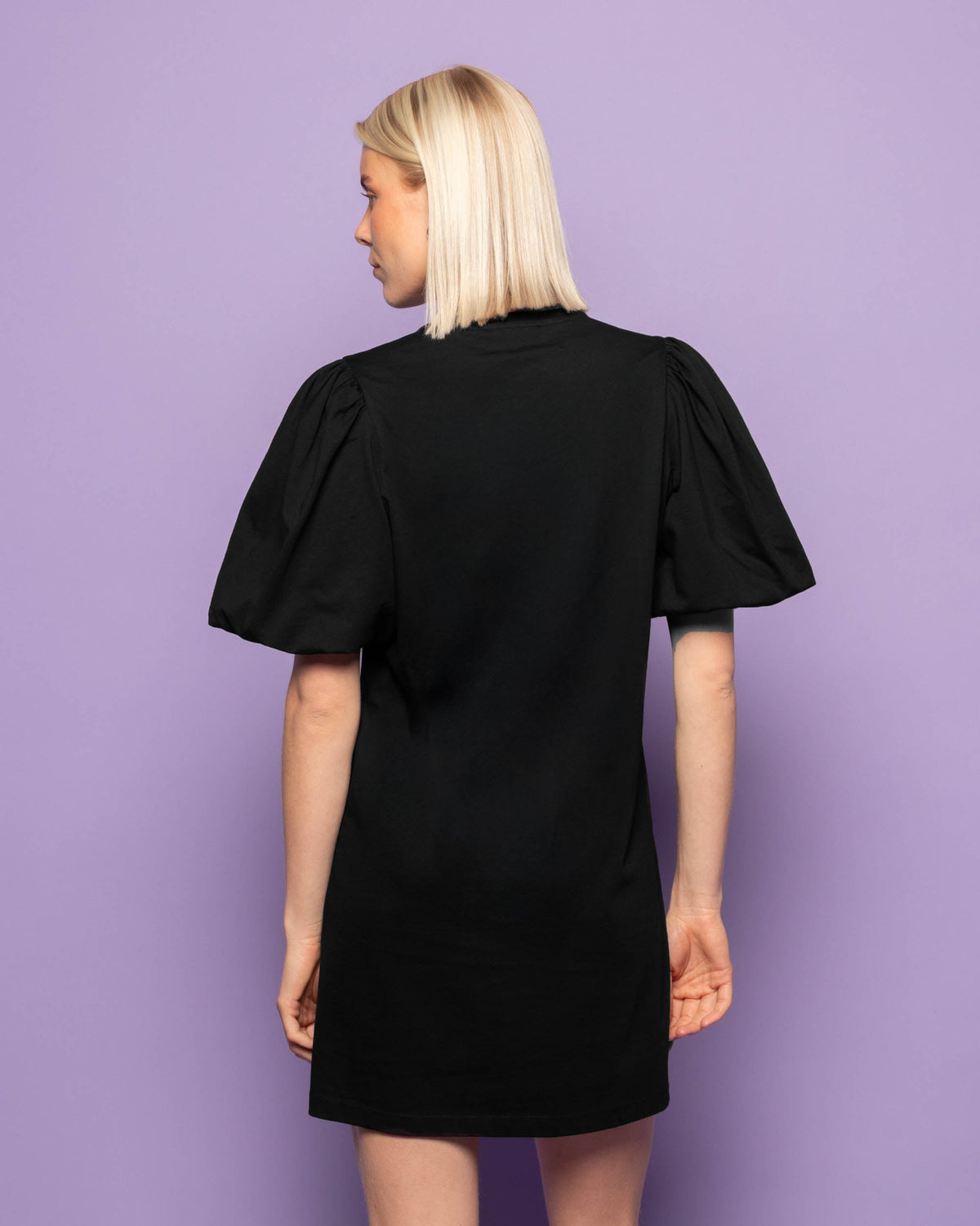 PUFF SLEEVE TEE DRESS ZWART