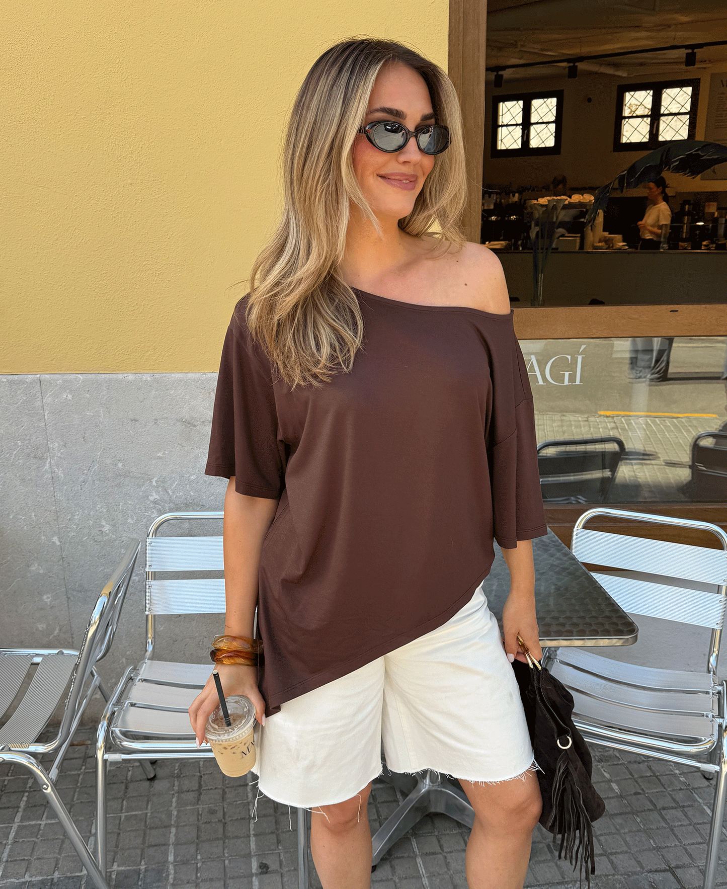 ASYMMETRIC OFF SHOULDER TEE BRUIN