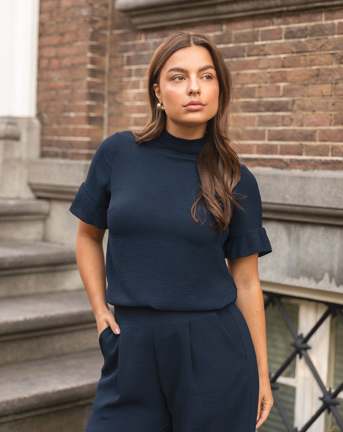 JULIE RUFFLE TOP MARINEBLAUW