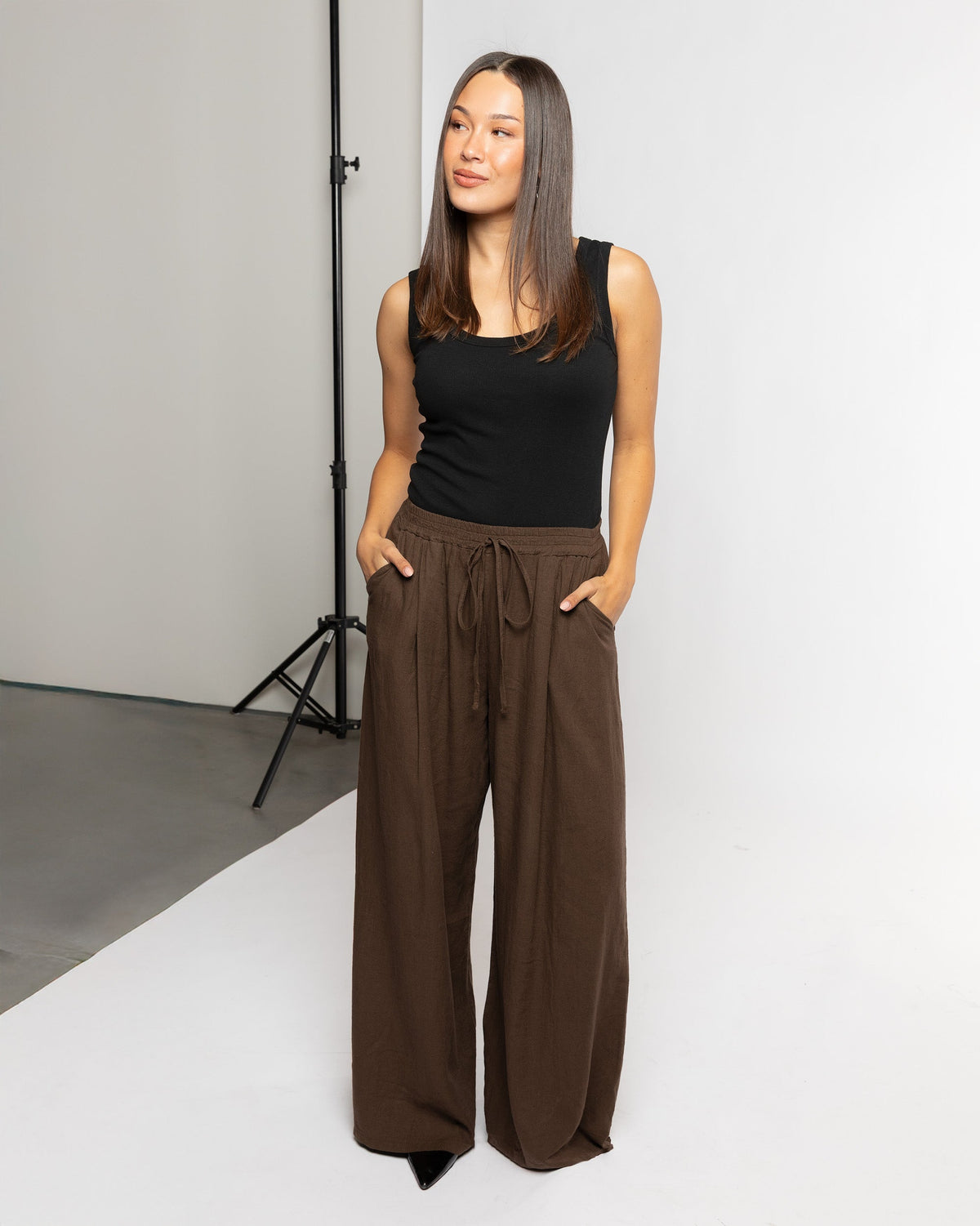 CARMEN LINEN WIDE LEG PANTS PETITE BRUIN