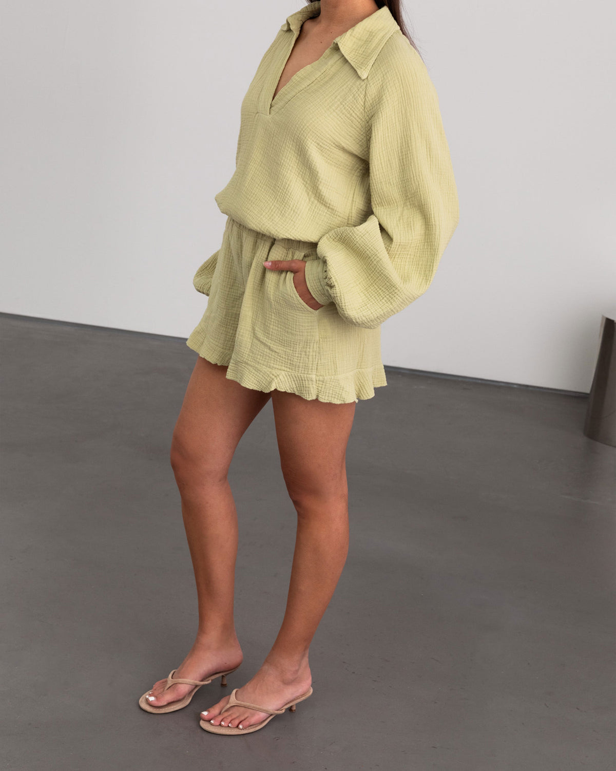 MOUSSELINE BLOUSE LICHT OLIJFGROEN