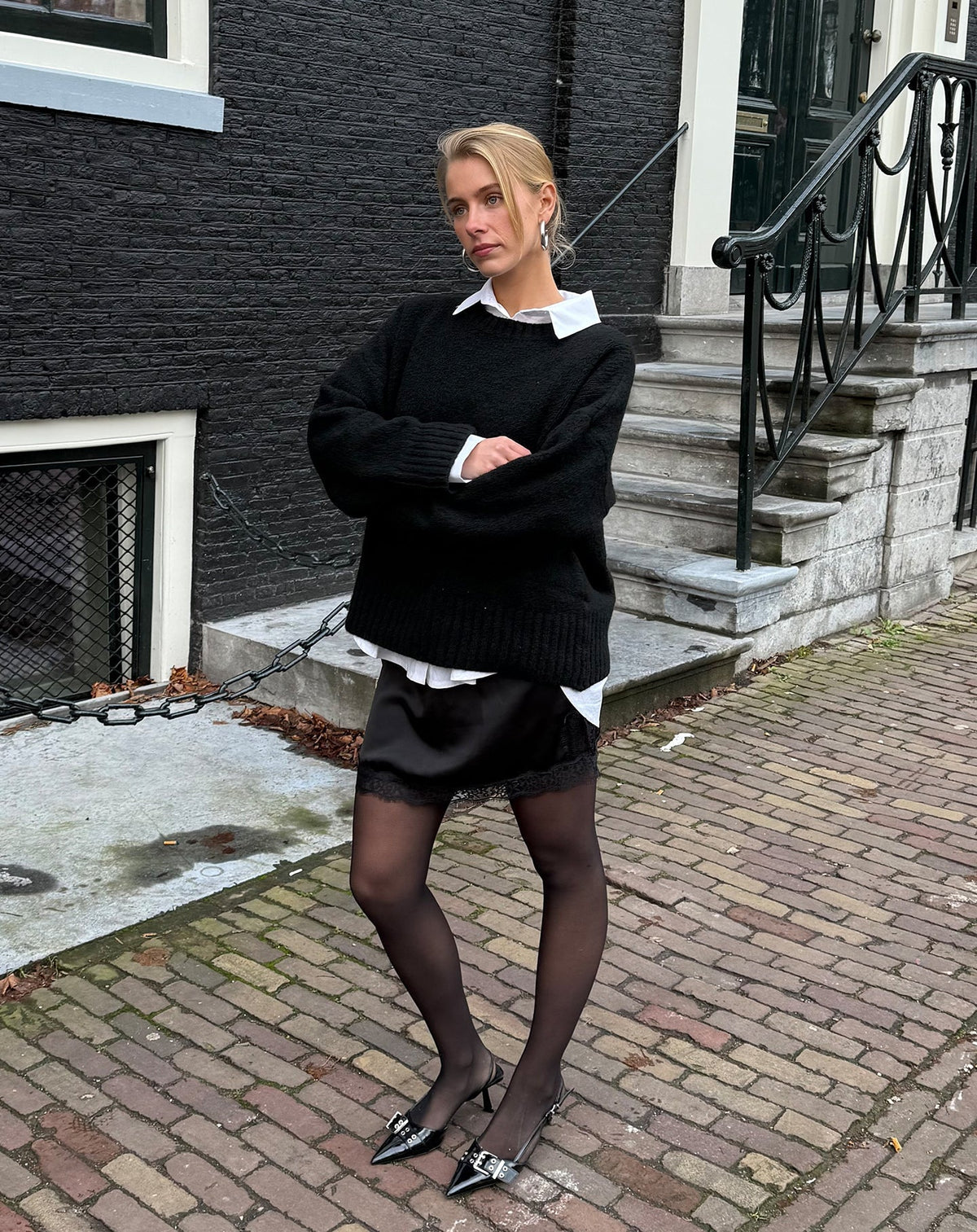 SATIN LACE SKIRT ZWART
