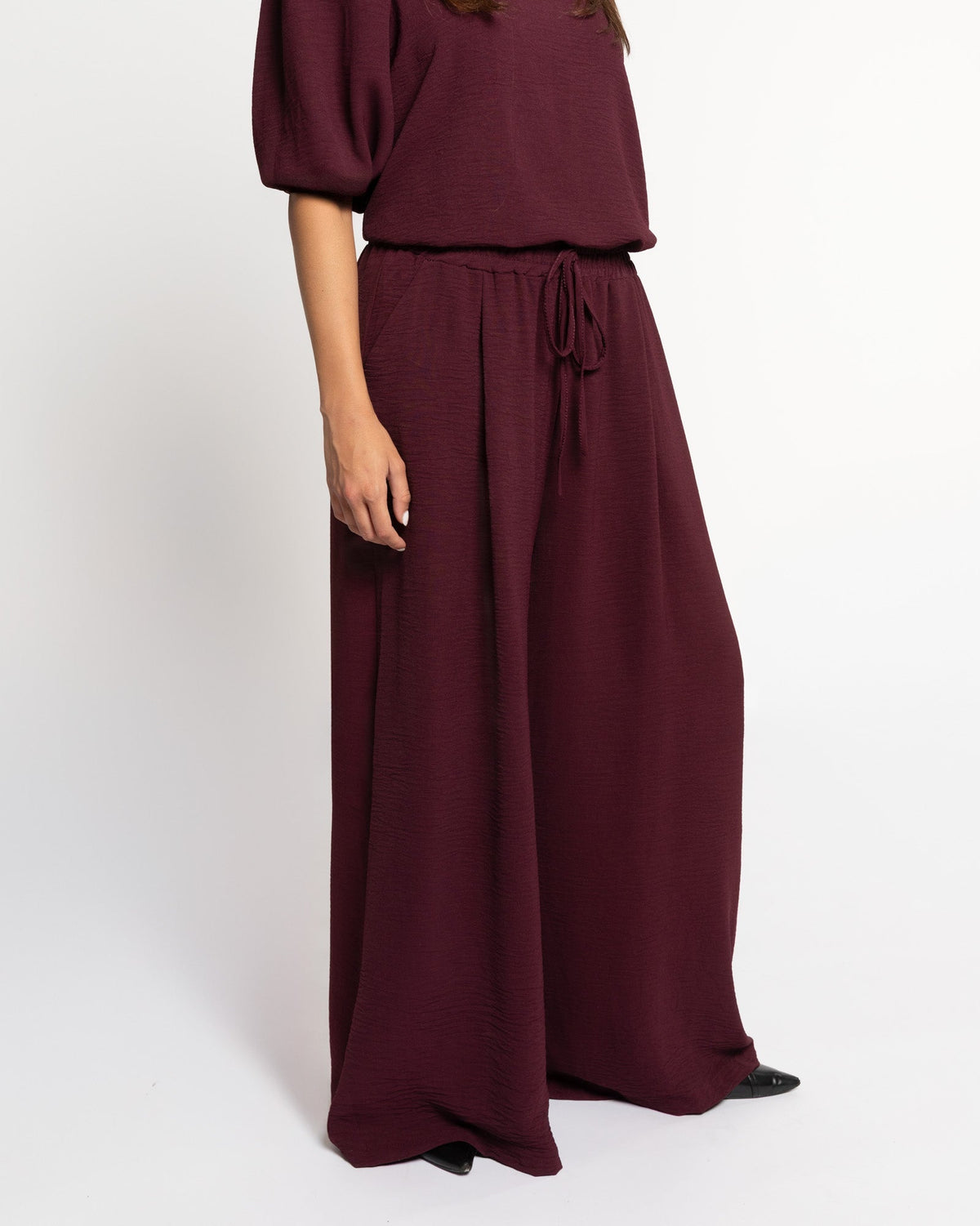 JULIE WIDE LEG PANTALON TALL DONKER BURGUNDY