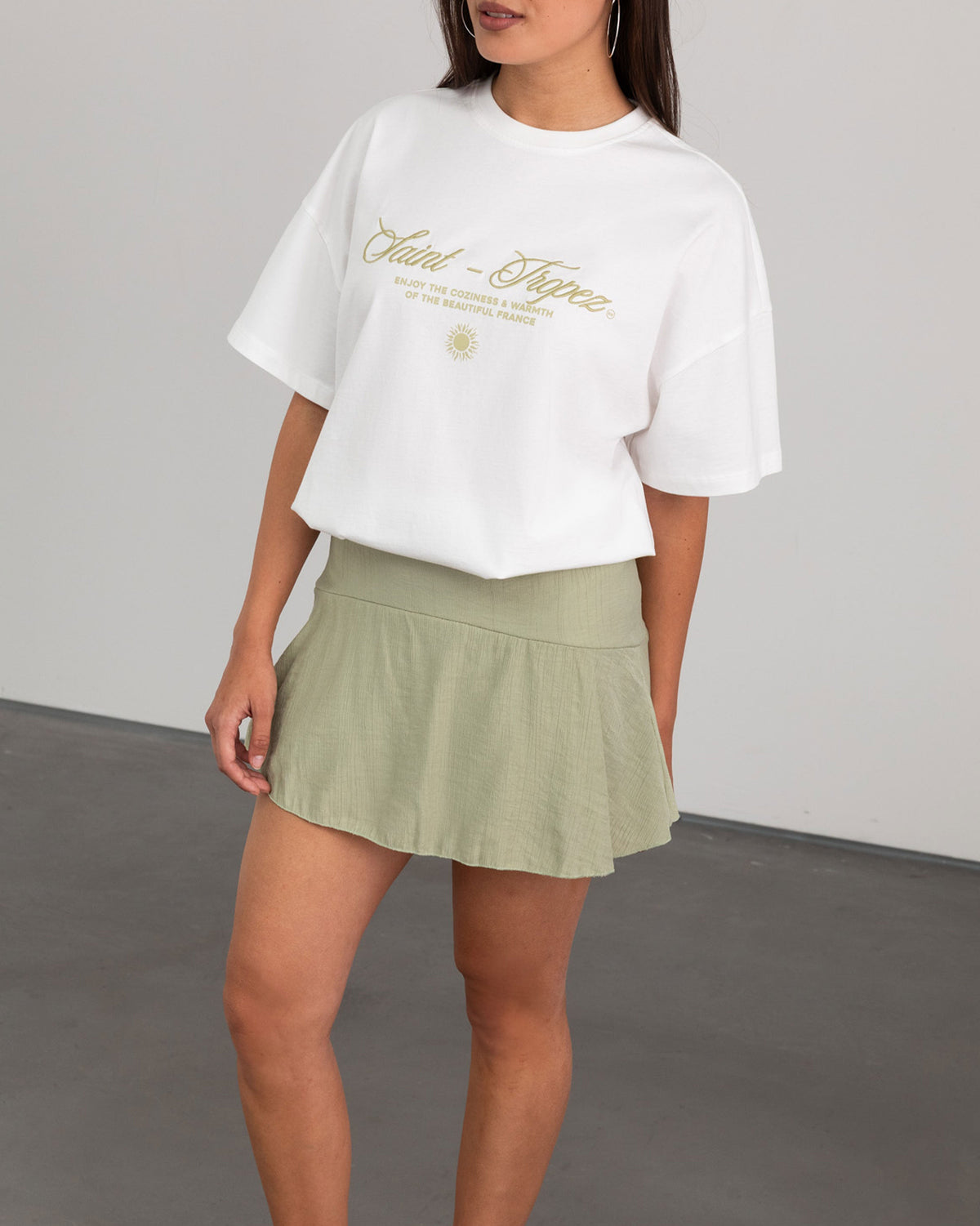 SAINT TROPEZ EMBROIDERY OVERSIZED TEE CRÈME
