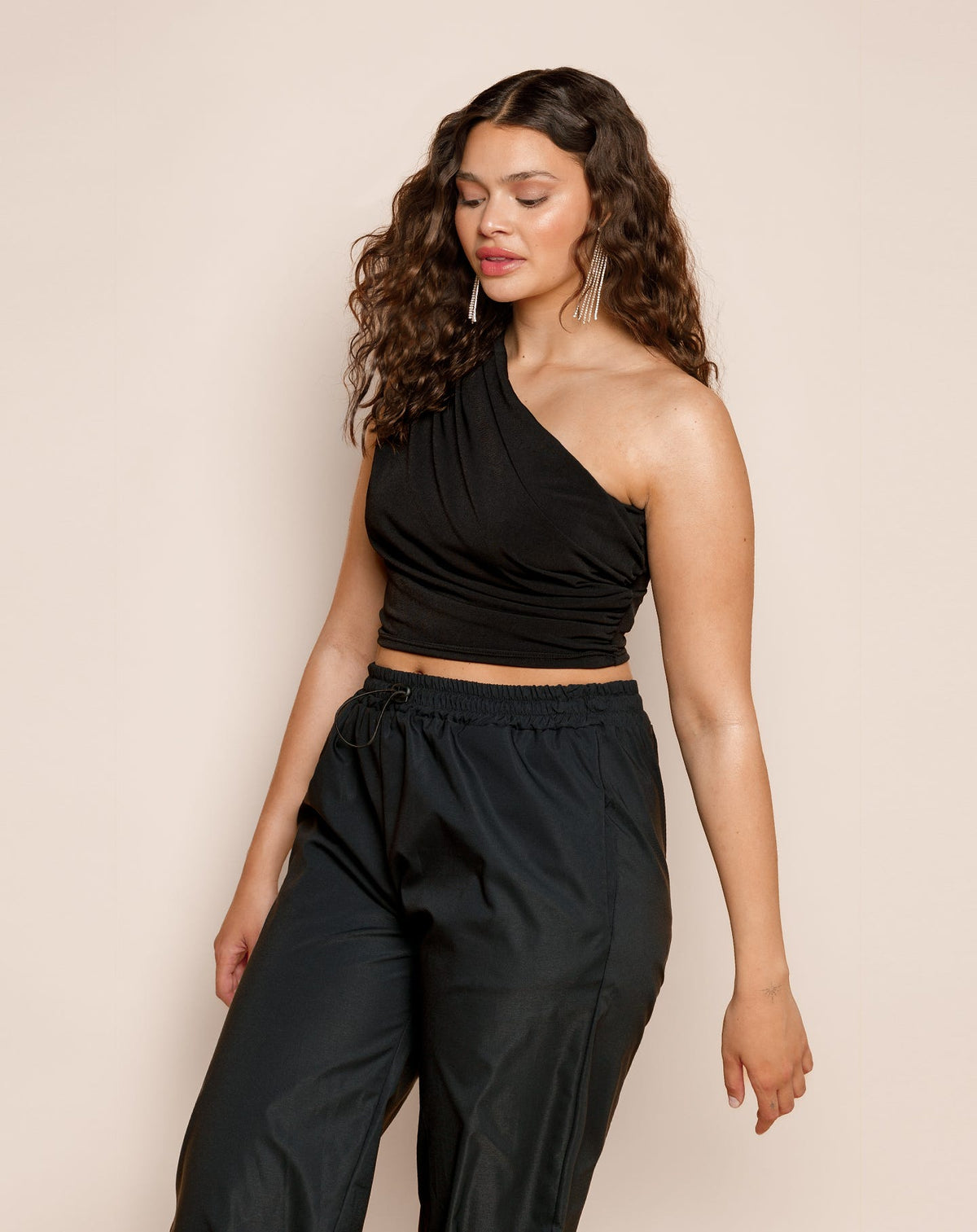 SLEEVELESS RUCHED TOP ZWART