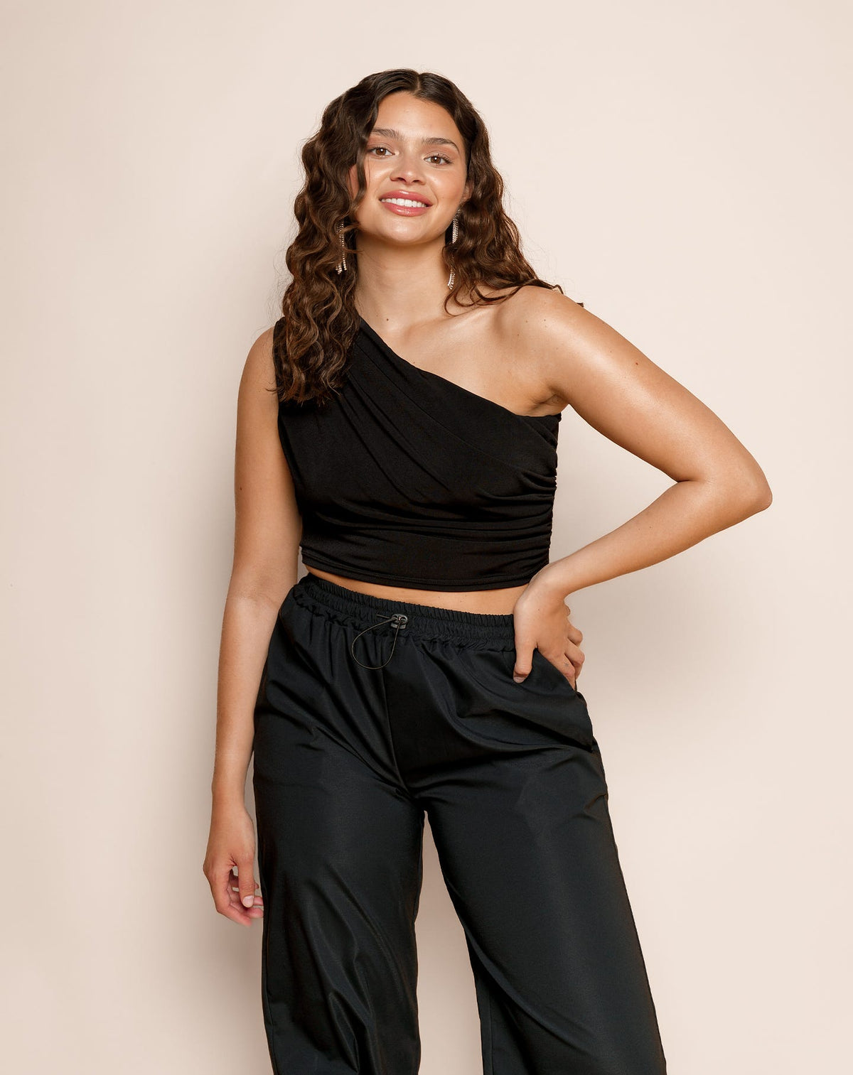 SLEEVELESS RUCHED TOP ZWART
