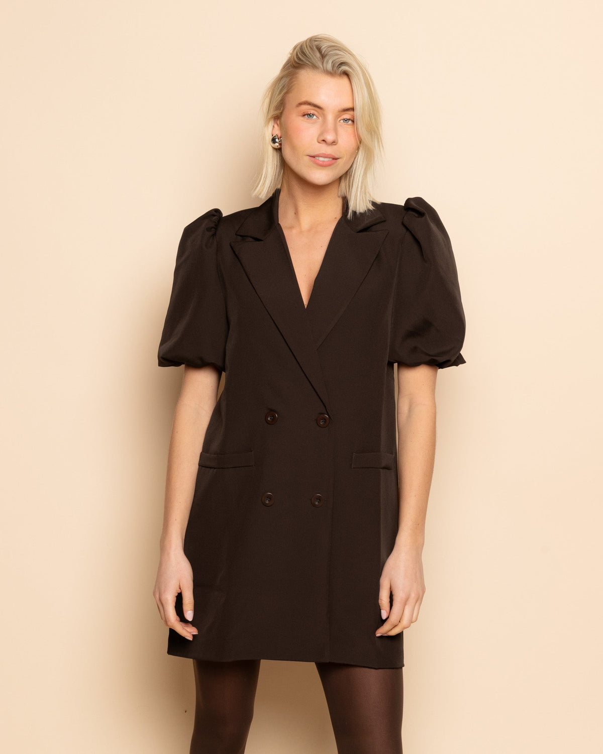 LIZZY PUFF SLEEVE BLAZER DRESS DONKERBRUIN