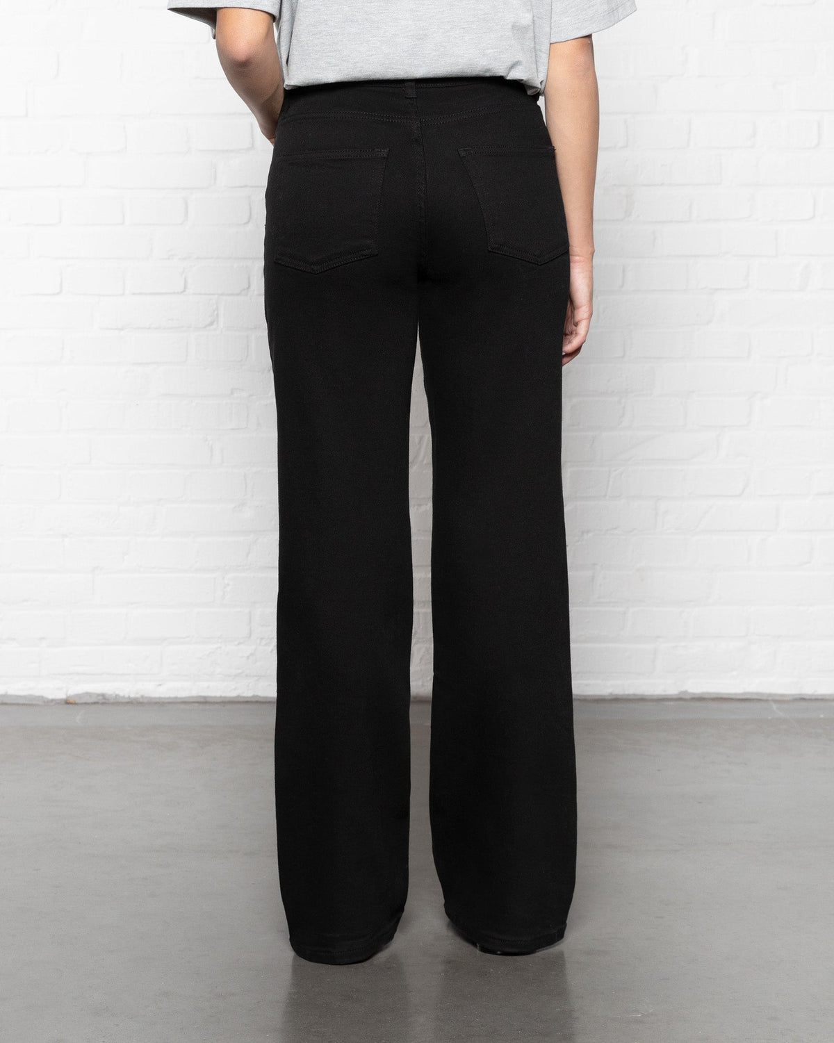 BOOTCUT JEANS ZWART