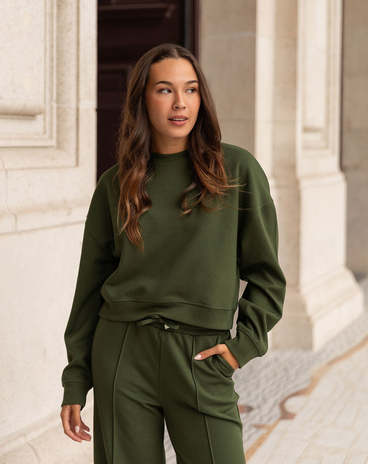 SCUBA CROPPED SWEATER LEGERGROEN