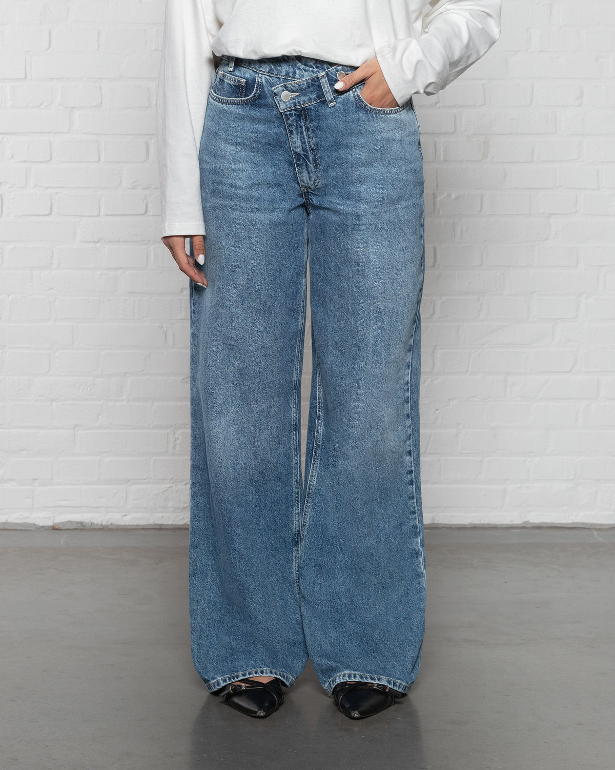 CROSSOVER WIDE LEG JEANS MID BLAUW