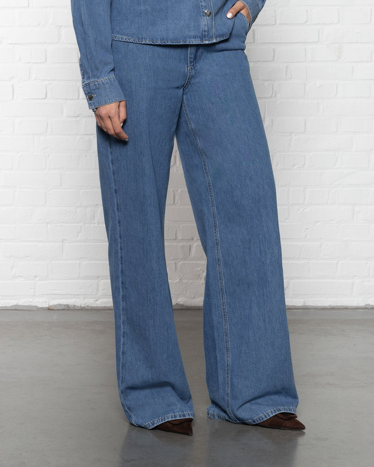 FLOWY DENIM WIDE LEG JEANS MID BLAUW