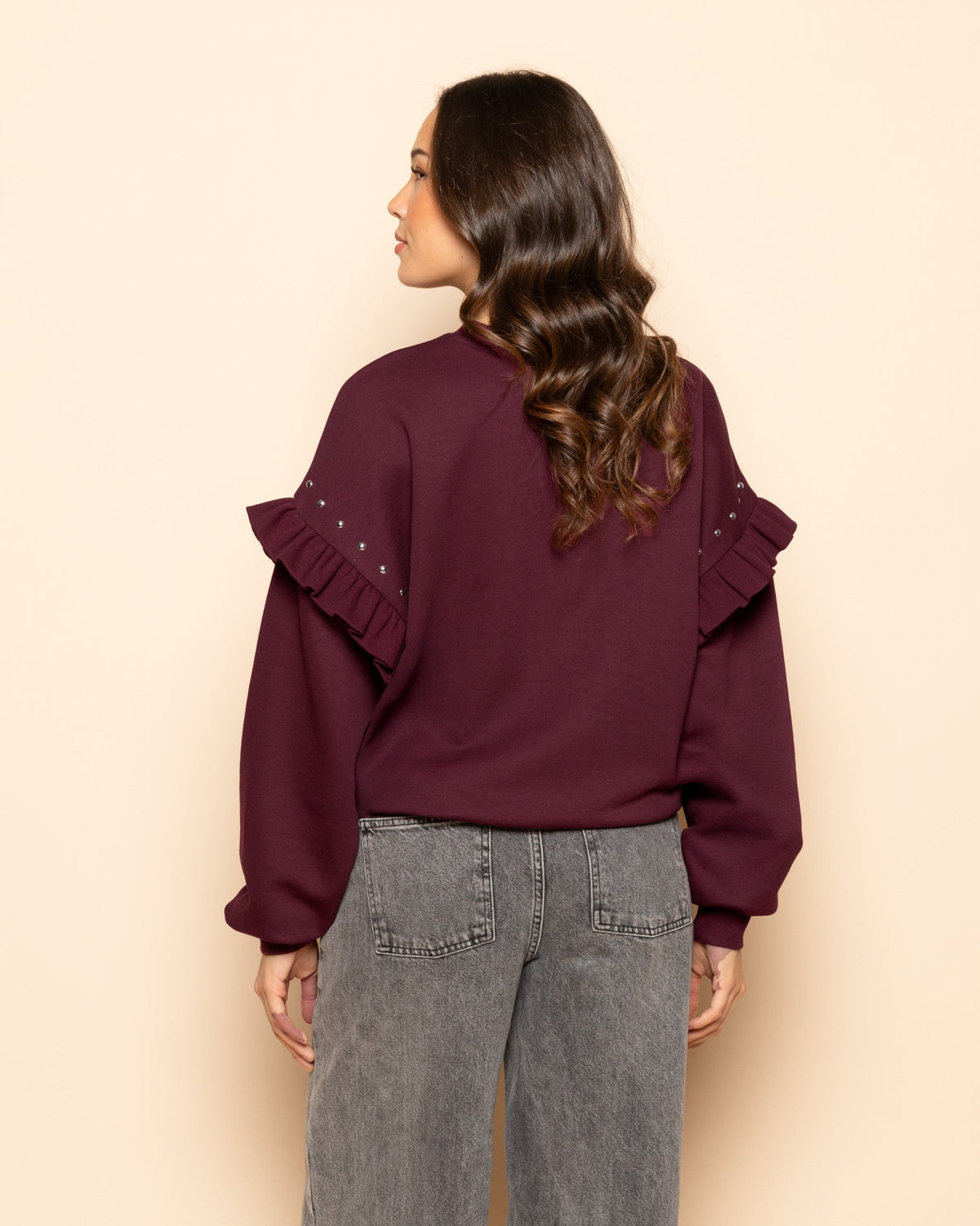 RUFFLE STUDS SWEATER DONKER BURGUNDY