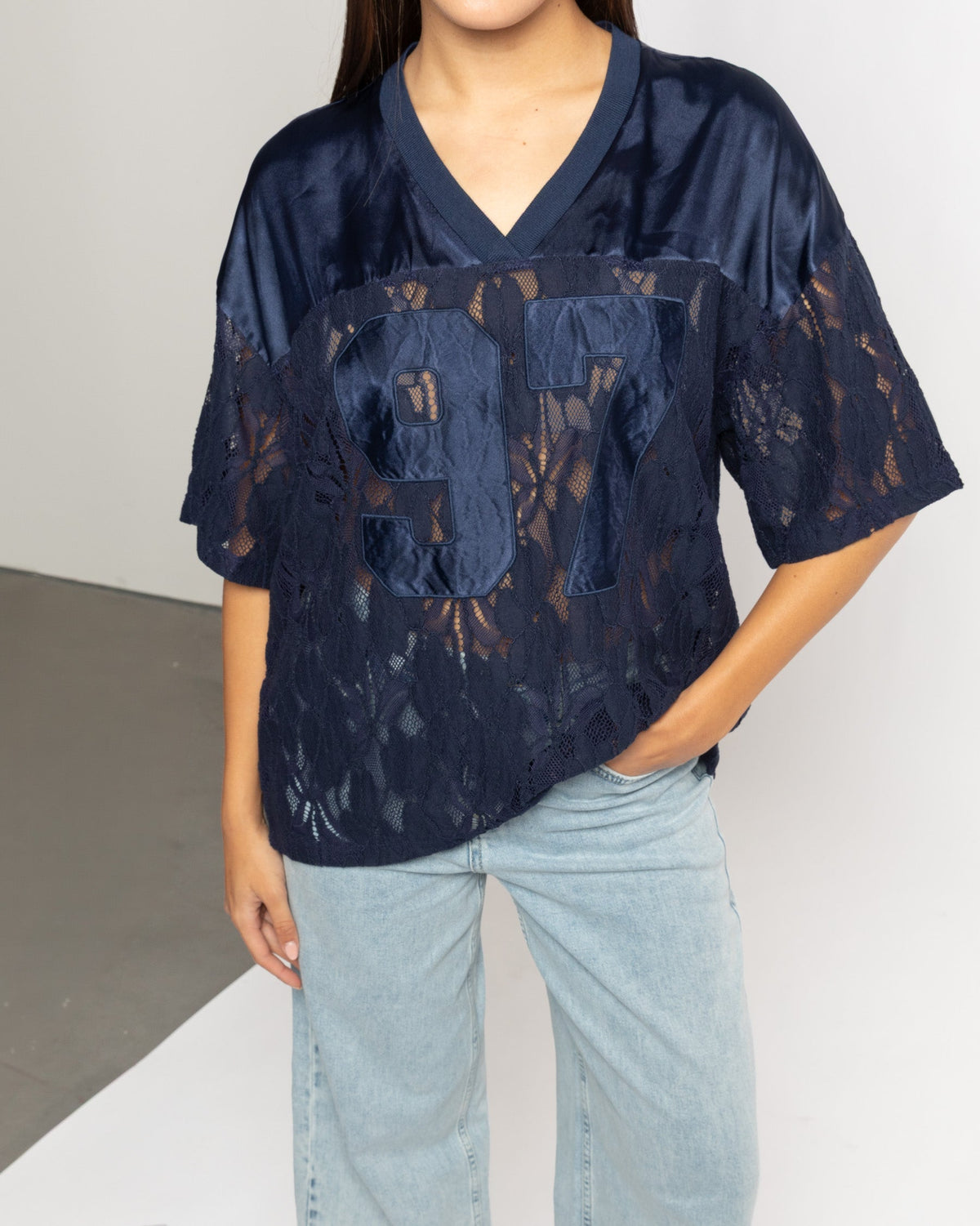 97 SATIN LACE OVERSIZED TEE MARINEBLAUW