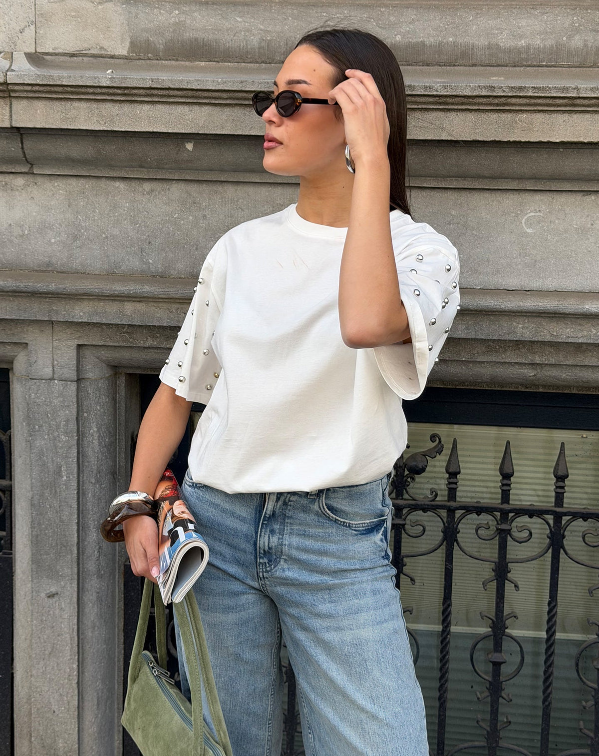 BOLD STUDS SLEEVE OVERSIZED TEE CRÈME