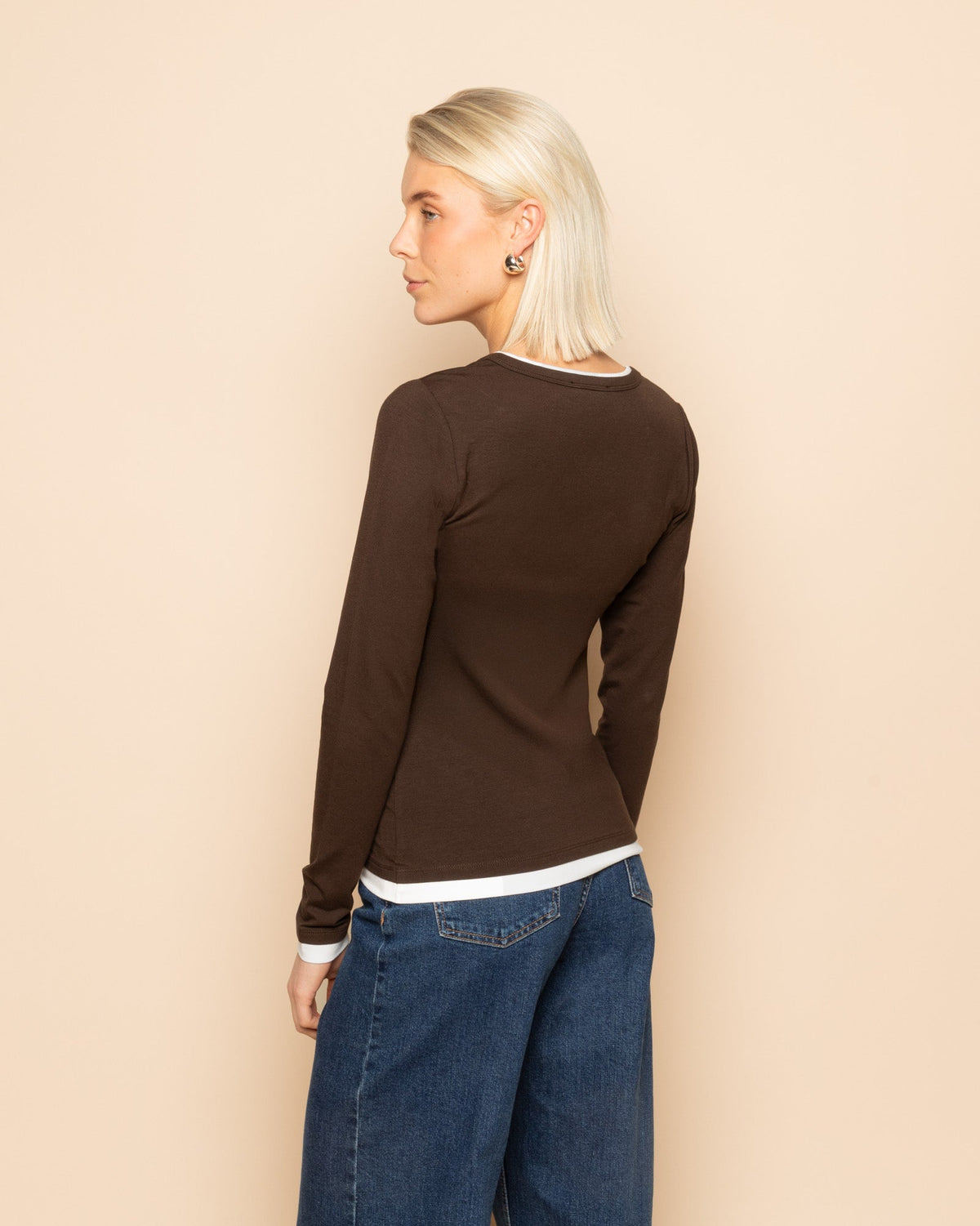 CONTRAST BINDING LONG SLEEVE TOP BRUIN