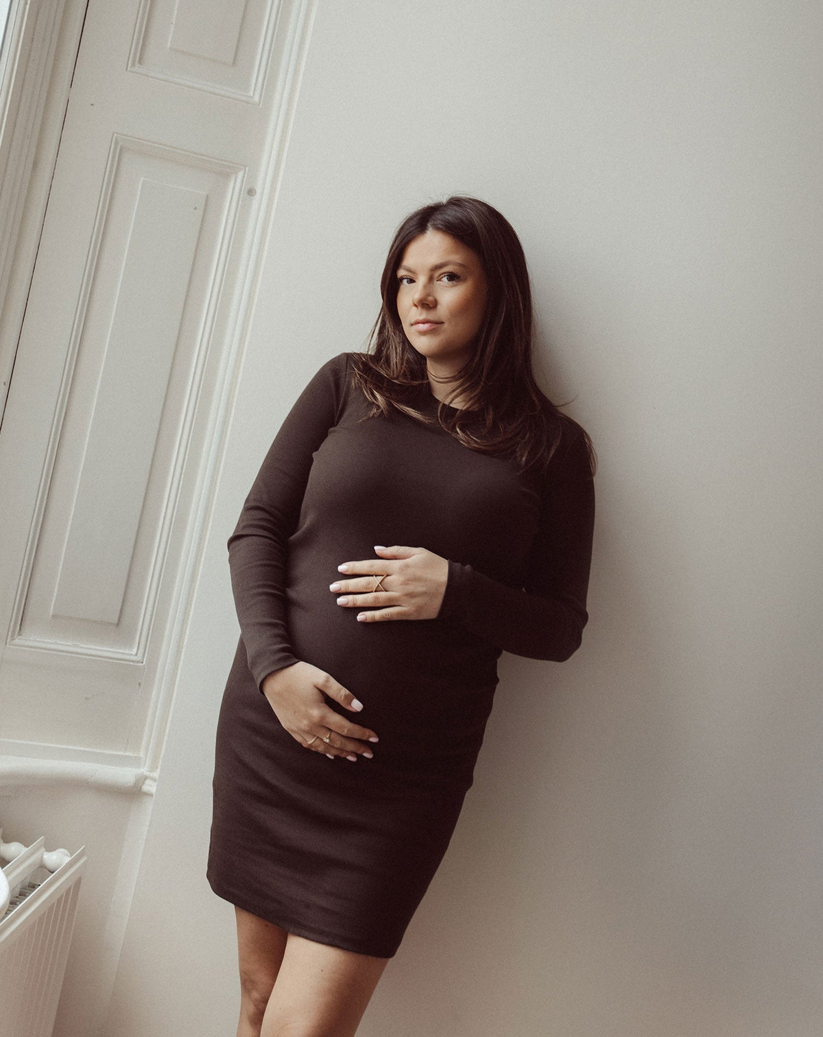BODYCON LONG SLEEVE RIB DRESS MATERNITY BRUIN