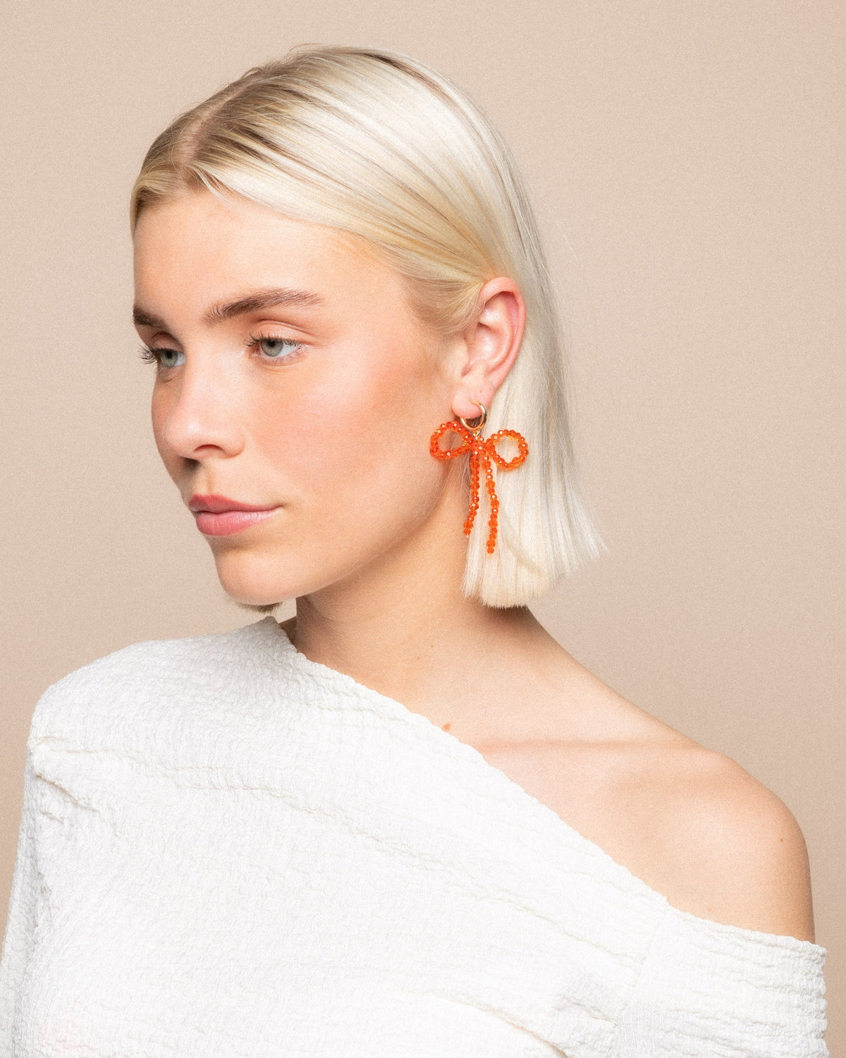BOW BEADS EARRINGS ORANJE