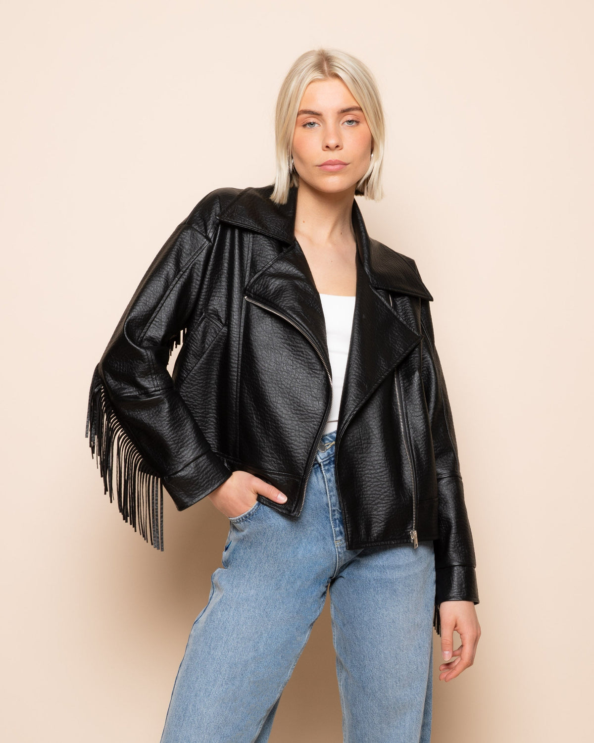 FAUX LEATHER FRINGE JACKET ZWART