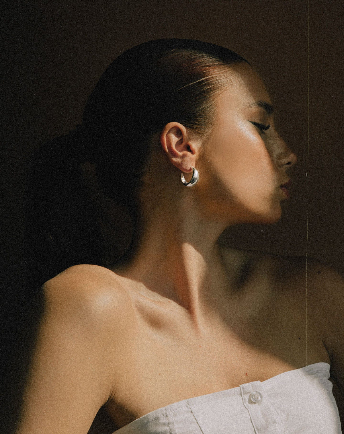 CHUNKY SMALL HOOP EARRINGS